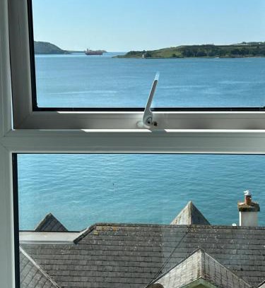 Cobh Apartment | KCM Urban Retreats