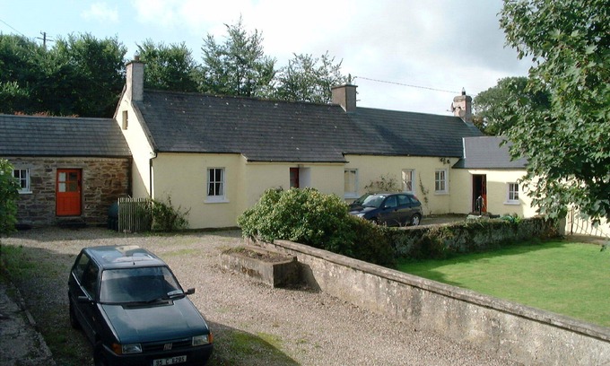 Ardmore Cottage | Keanes' Cottage (A Special Holiday Rental)