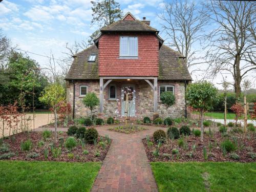 Pulborough House | Keeds Cottage