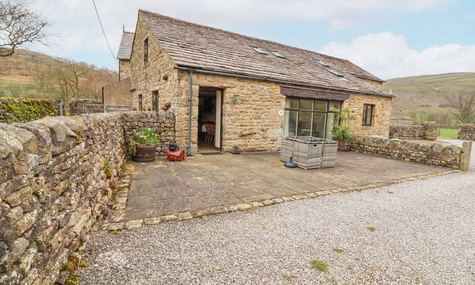 Hubberholme Cottage | KEEL COTTAGE, pet friendly, with a garden in Buckden