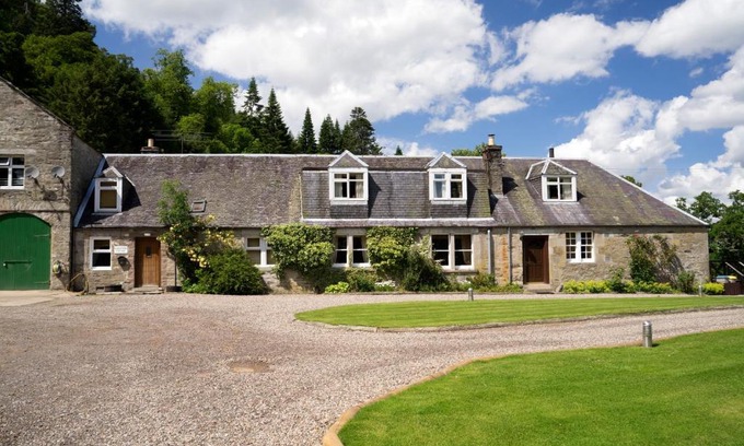 Kincraigie House | Keepers Cottage