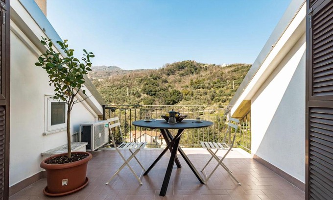 Vado Ligure Apartment | Kejani attic apt Scenic Views, Lux bath, Fast Wi-fi