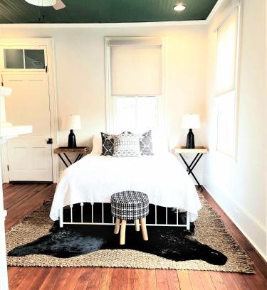 Old East Hill Apartment | Kelley House