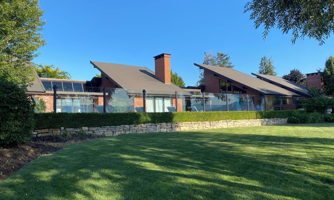 Central Okanagan House | Kelowna Mission Shores Estate