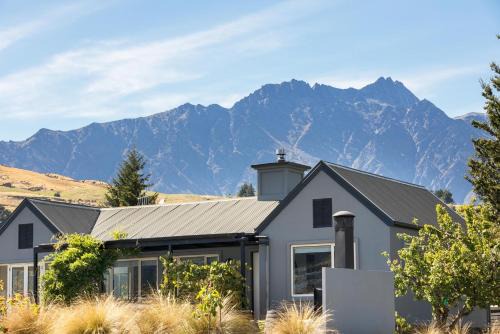 Kelvin Heights House | Kelvin Heights - Sunny 2 Bed Home