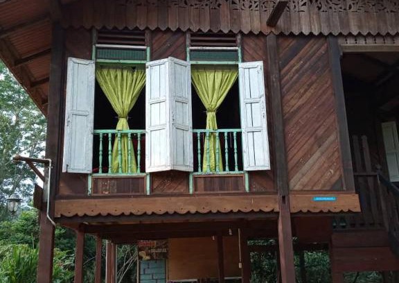 Kampung Guar House | Kem Homestay Akua Afilia Manong