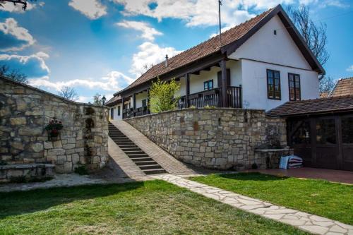 Vanyarc Apartment | Kemencés Vendégház