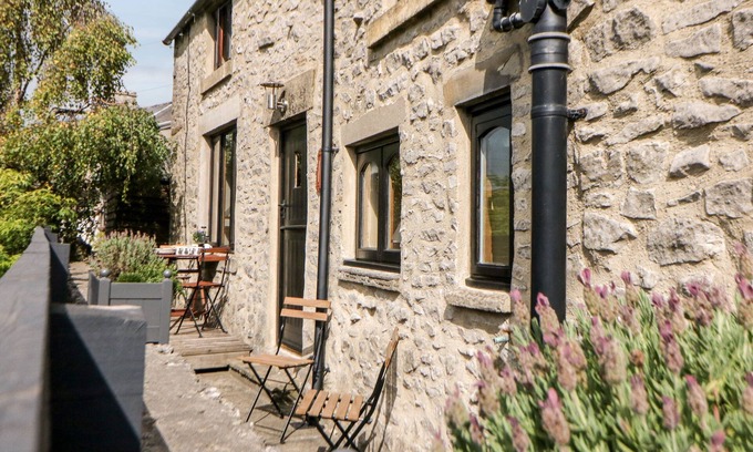 Tideswell Cottage | Kempshill Cottage