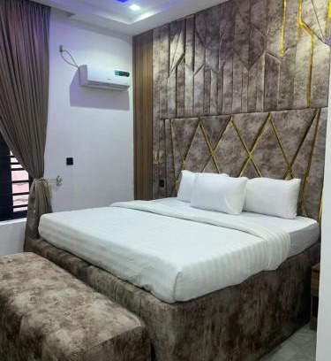 Festac House | Keneuro hotel & suites