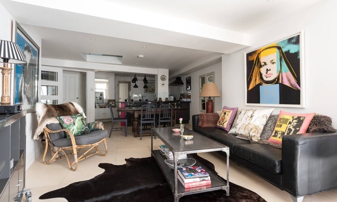 Bishop's Apartment | Kennington Road by onefinestay