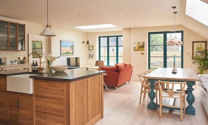 Kensal Green Apartment | Kensal Queen - Newly Renovated 3 Bedroom House