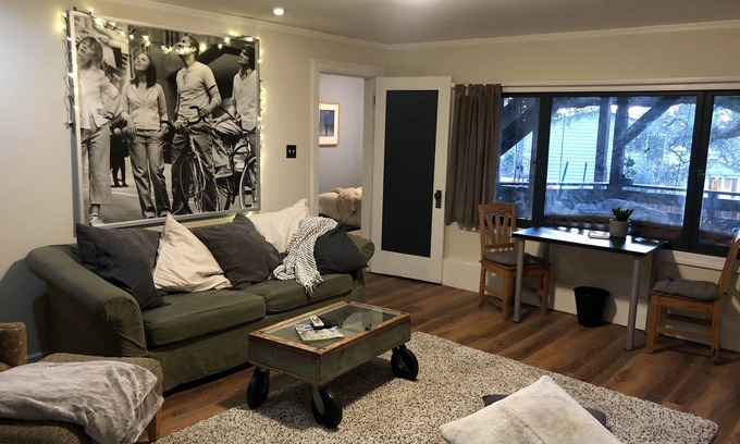 Kensington Apartment | "Kensington Quarters -your own boutique retreat"