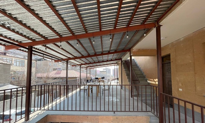 Kentron House | Kenut Hostel