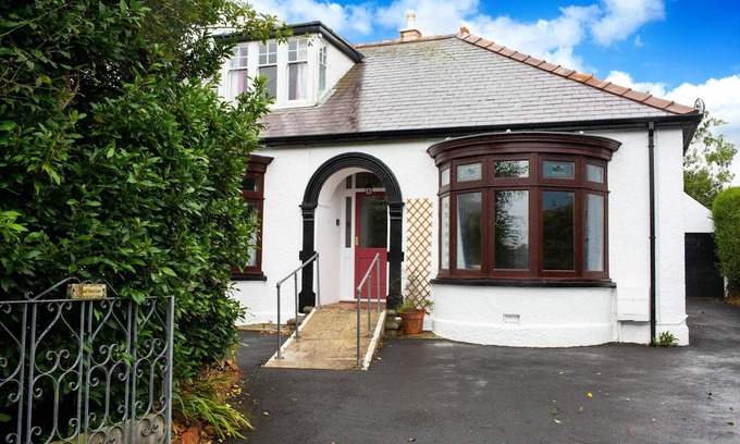 Dinas Cross Cottage | Kenvor, Newport - Four Bedroom Cottage, Sleeps 8