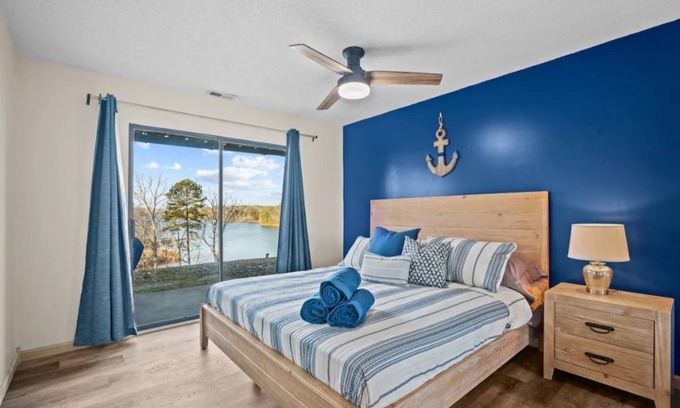 Seneca Cabin | Keowee Cove Dock & Lake Views!