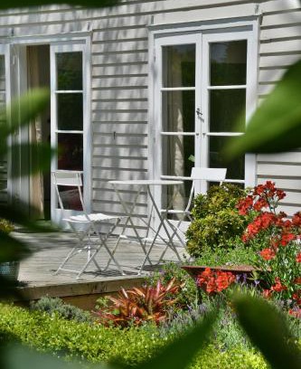 Kerikeri House | Kerikeri Bedroom and Lounge