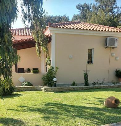 Karlovassi Apartment | Kerkis View Houses