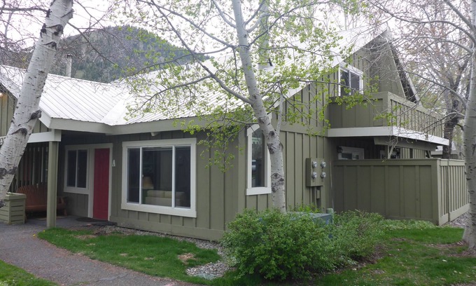 Ketchum Condo | Ketchum condominium walking distance to downtown, close to bus stop and YMCA