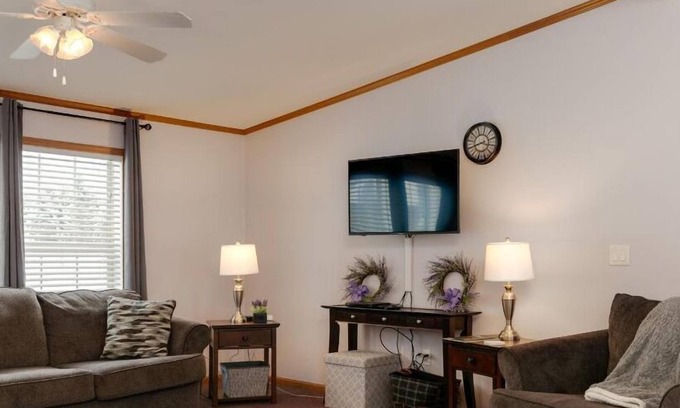 Gaines House | Kettle Creek Vista: Incredible Views!