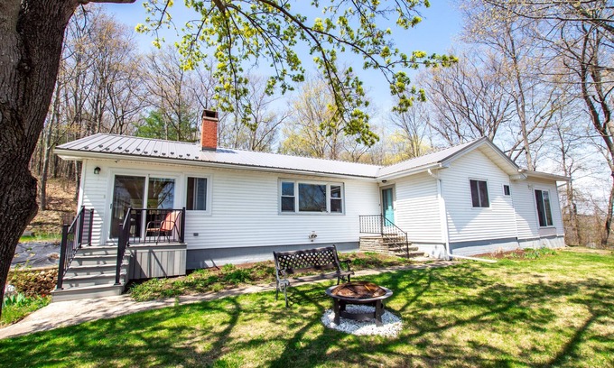 Branchport House | Keuka Lake Retreat with Lake Front and Land! Close to Penn Yan and Hammondsport!