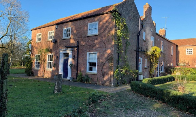 Kexby House | Kexby House, Spacious Country Home, Private Gardens, Games Room, York