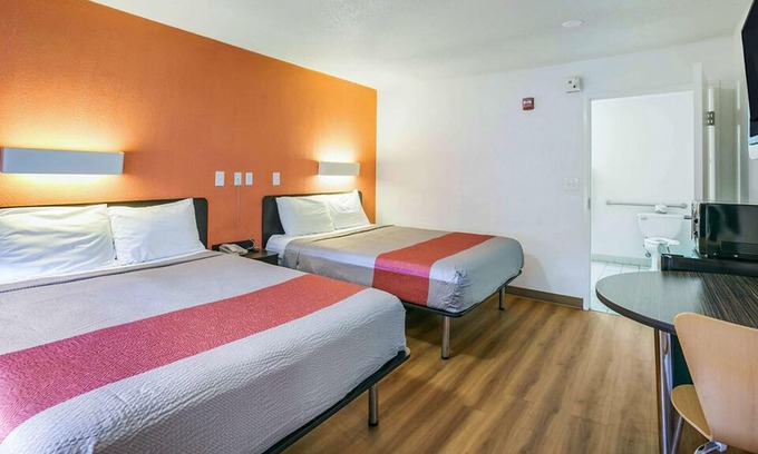 Macedonia Hotel | Key Inn Macedonia - Standard 2 Double Bed Non-Smoking