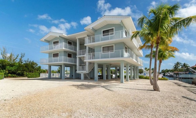Key Largo Apartment | Key Largo Ocean Shore Villa 2 with pool & boat slip