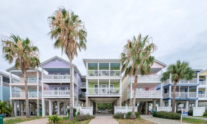 Cedar Key House | Key Lime Cottage! Golf Cart Inc. Summer Special!