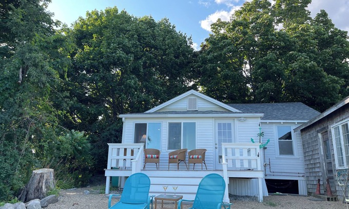 Hampton Cottage | key west style 1940s rustic waterfront cottagenSleeps six ,awesome swimming