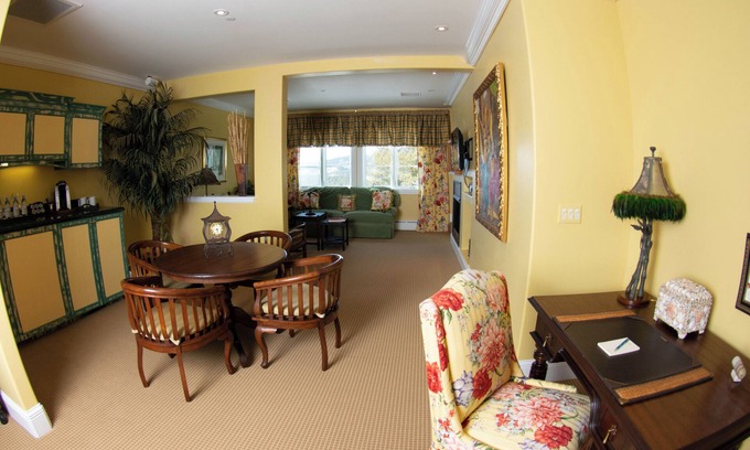 Pagosa Springs Hotel | Keyah Grande - South Pacific