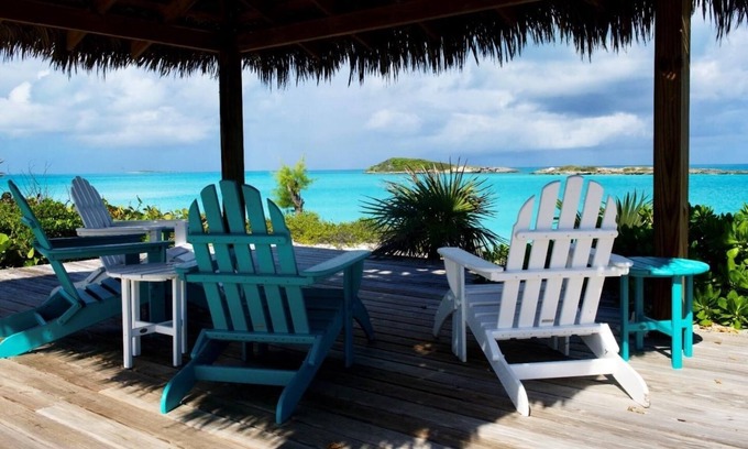 William's Town Cottage | KeyLime Cottage: Beachfront vacation house, Tropic of Cancer beach, Little Exuma