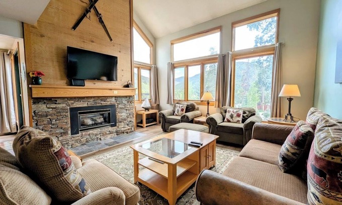 Keystone Condo | Keystone Escape | Fireplace, Pool, Shuttle