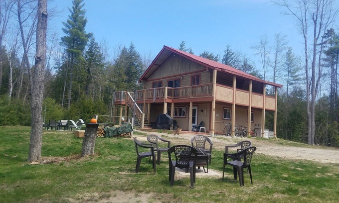 Center Lovell House | KEZAR LK, Dogs w/fee,8.6 ml Pleasant Ski, 1ml Golf/beachs/trail/snowmobile accnn