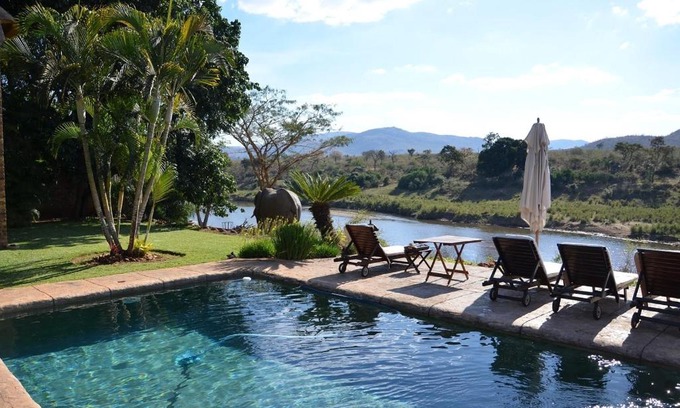 Malelane Villa | Khandizwe Kruger Villa