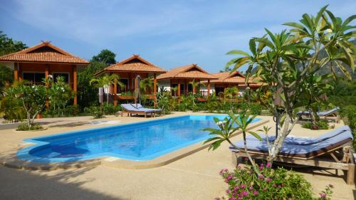 Khlong Sok Hotel | Khao Sok Jasmine Garden Resort - SHA Certified