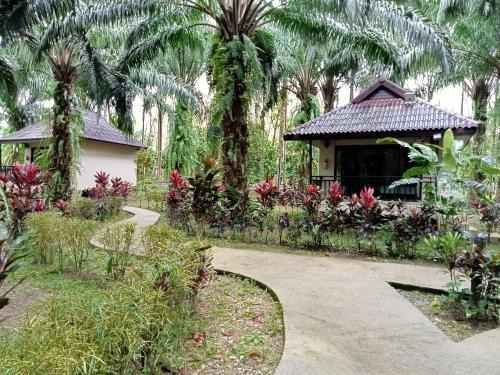 Khlong Sok Resort | Khao Sok Palm Garden Resort