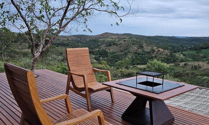 Jaboticatubas Ski Chalet | Khaya Chalés 01: Chalé de Luxo na Serra com Hidro