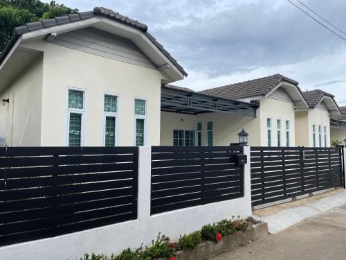 Lampang Apartment | Khwanlom House