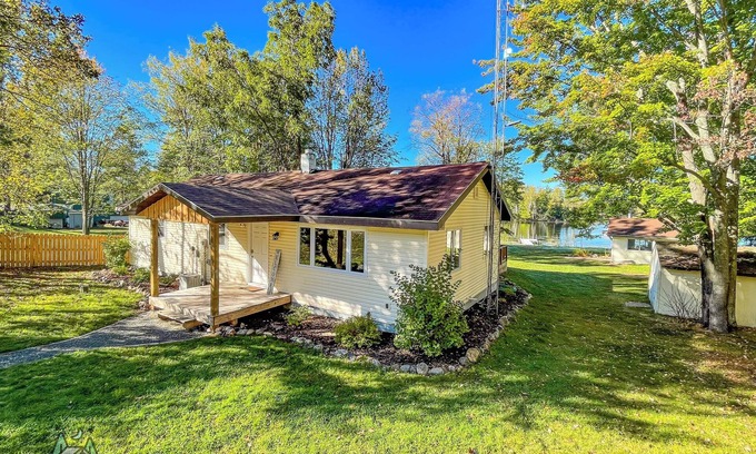 Phillips House | Kick Back Kabin, Phillips Lakeside Getaway | Abundant Recreation