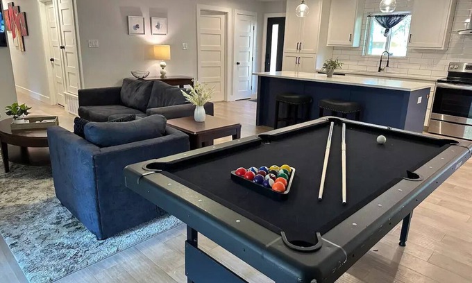 Elgin House | Kick Back, Play, Relax, Enjoy! Weekly Discounts