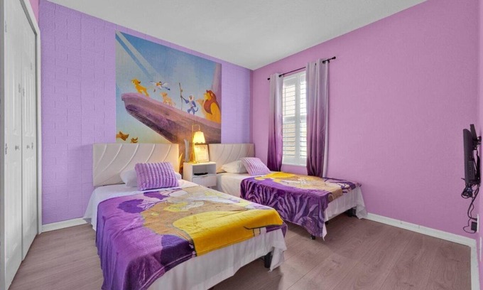 Davenport House | Kid Friendly, Home Theatre, Pool, Lazy River, Close to Disney