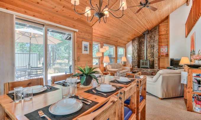 Sunriver House | Kid friendly, Hot tub, dog welcome, portable ac, Bikes, games! Perks included