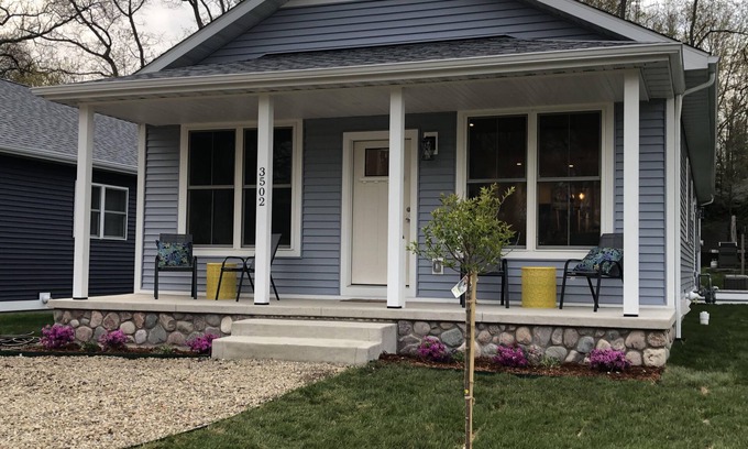 Michigan City House | Kid-friendly Michiana cottage! Summer dates open - including 4th of July!