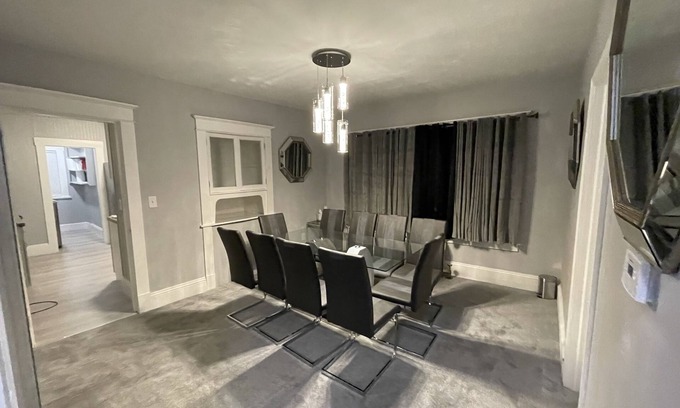 Springfield Apartment | Kid friendly neighborhood! Everyone is welcomed in this cozy apartment home!