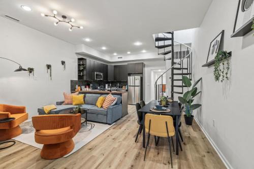 Old City Apartment | Kid Friendly Old City Parking & Roof Deck