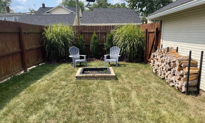 Saint Marys Allen County House | Kid + Pet Friendly Home w/Long Stay Discount!
