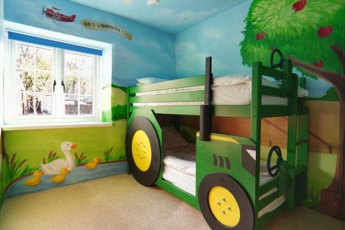 Holsworthy House | Kids Fun Farm Themed Bedroom in Cosy Cob Cottage