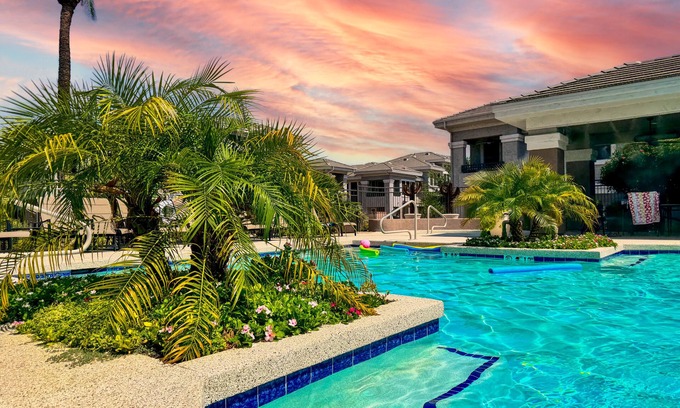 Kierland Condo | Kierland Luxury Condo! Walk to Shops, Dining. Heated Pool and Spa. Gated.