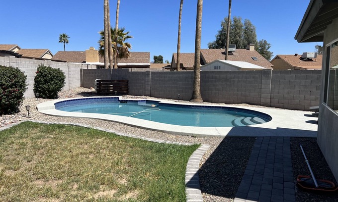 Sunset Ridge House | Kierland Oasis a bright getaway with pool near everything North Scottsdale