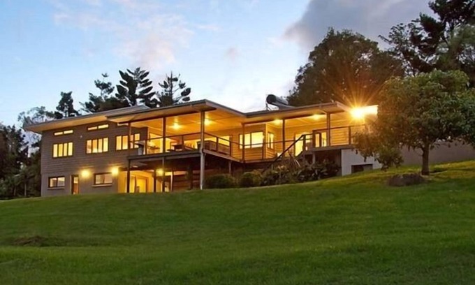 Federal House | Kieta Luxury Accommodation https:/www.youtube.com/watch?v=9U8a5ifm7j8&t=9s